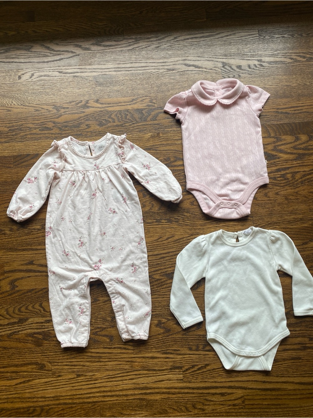 Baby gap organic Jamie kay baby girl lot size 6-12 months pink romper bodysuits